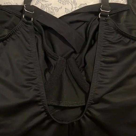 Miraclesuit Sanibel One Piece Swimsuit Black Size 18 New